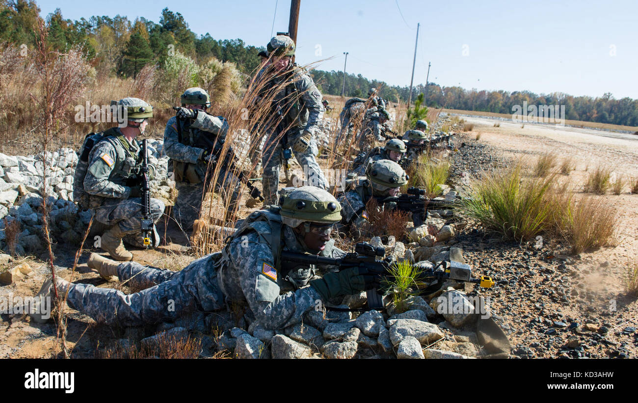 U.S. Army Soldiers, assigned to the 1-118th Combined Arms Battalion ...