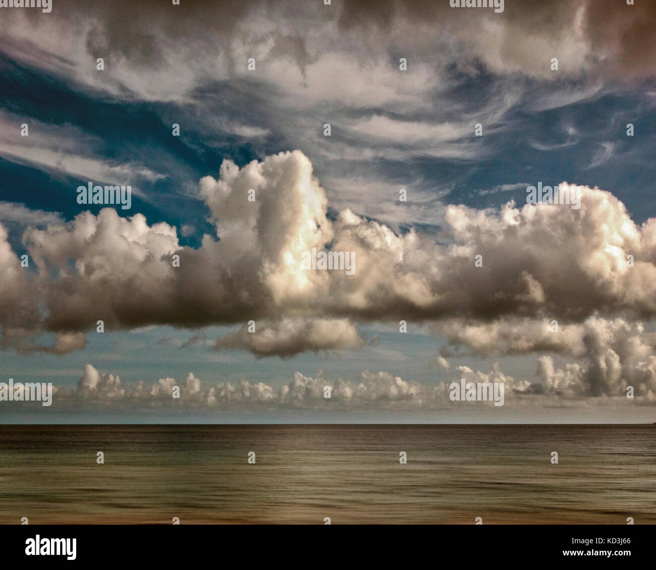 Sky cloud formation hi-res stock photography and images - Alamy