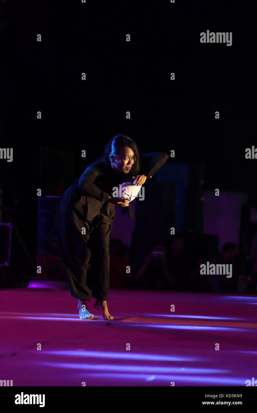 Black stage show hi-res stock photography and images - Alamy