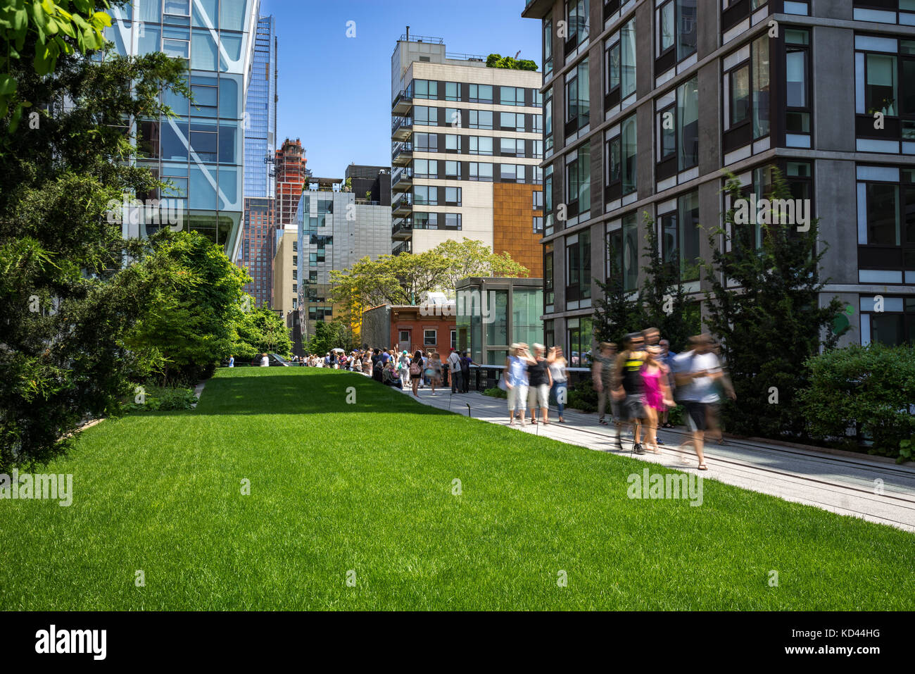 Highline promenade in summer (also known as High Line Park). Chelsea, Manhattan, New York City Stock Photo