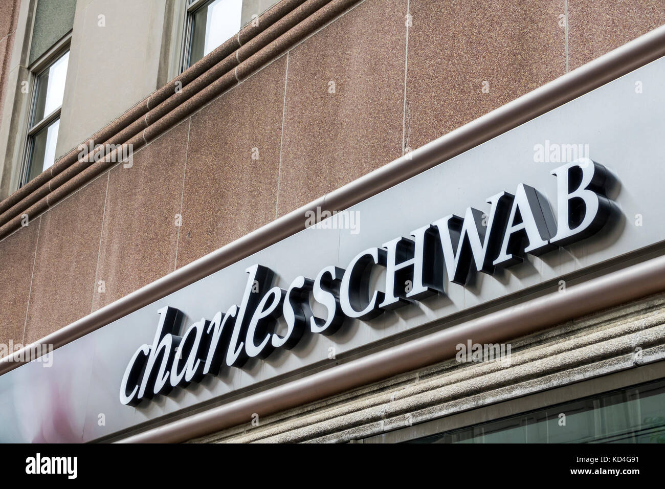 Charles schwab broker hi-res stock photography and images - Alamy