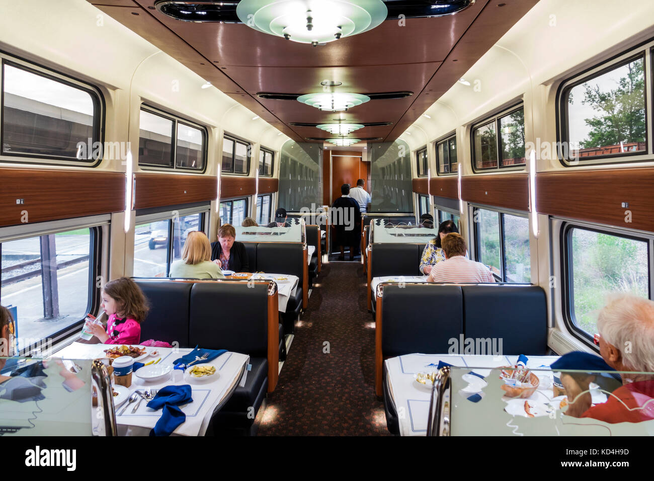 Amtrak Dining Car Stock Photos Amtrak Dining Car Stock