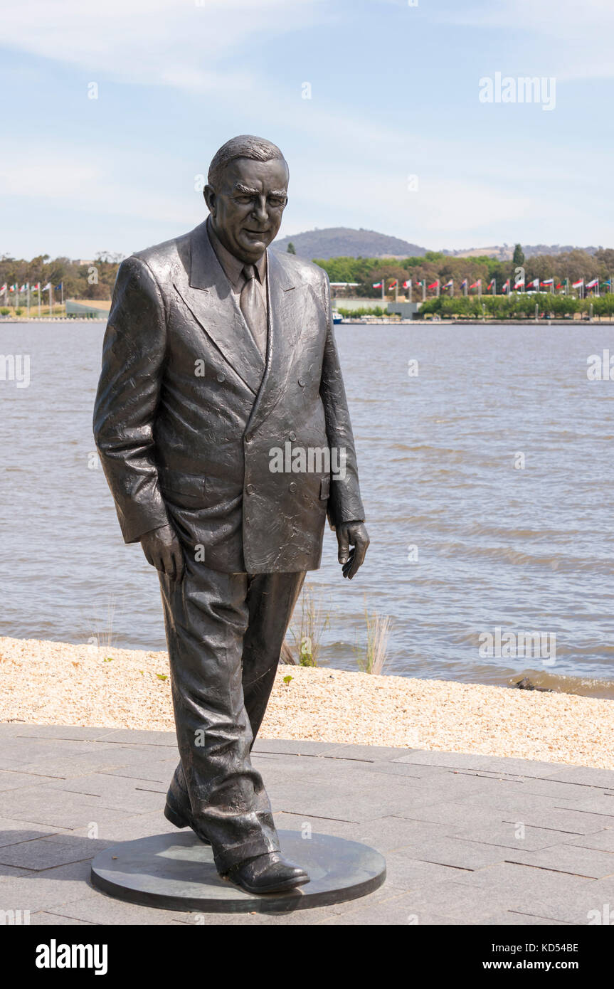 Bronze statue of Sir Robert Menzies, Prime Minister of Australia, on the shores of Lake Burley