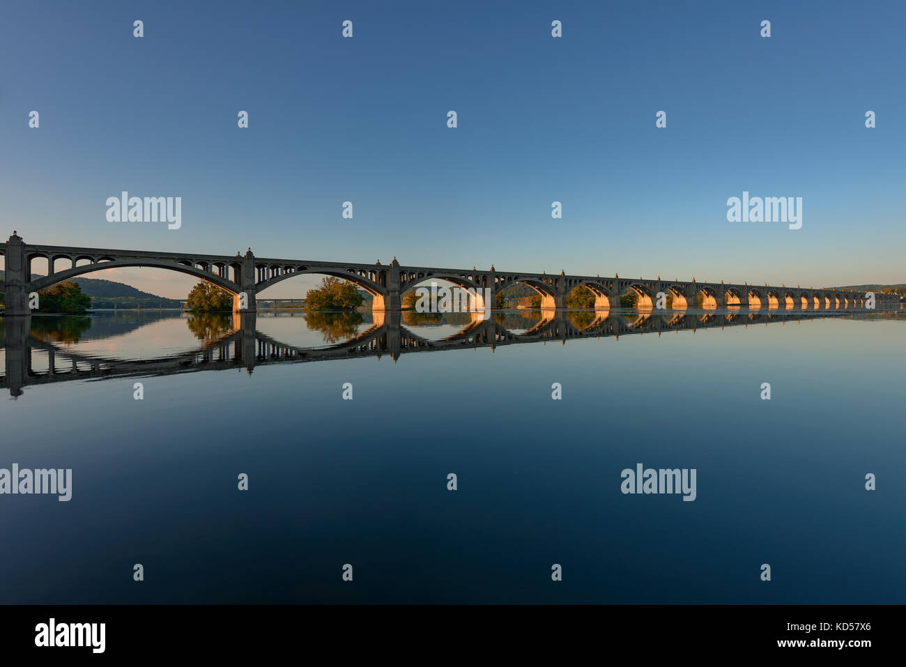 Veterans Memorial Bridge, spans the Susquehanna River between Columbia and Wrightsville, Pennsylvania Stock Photo