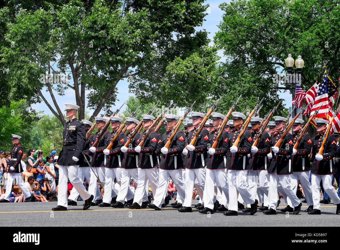 Marine corps dress blue a hires stock photography and images Alamy