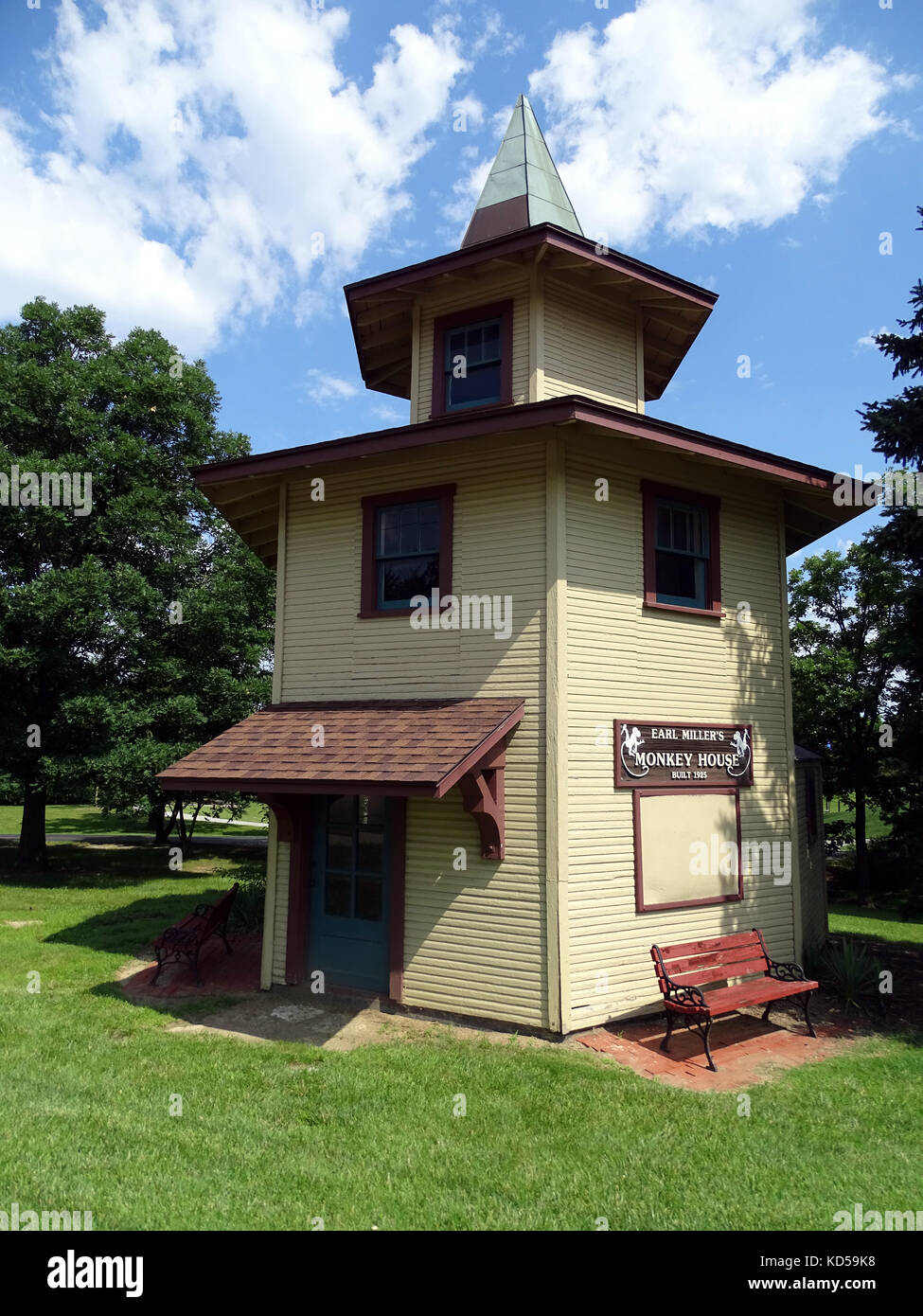Centrerville, Ohio, United States-July 16, 2017:  A timber hexagonal building build in 1930 by Edwin Earl Miller to hold monkeys to attract customers Stock Photo