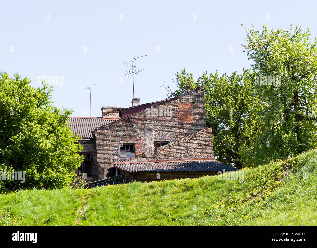 abandoned old brick building Stock Photo - Alamy