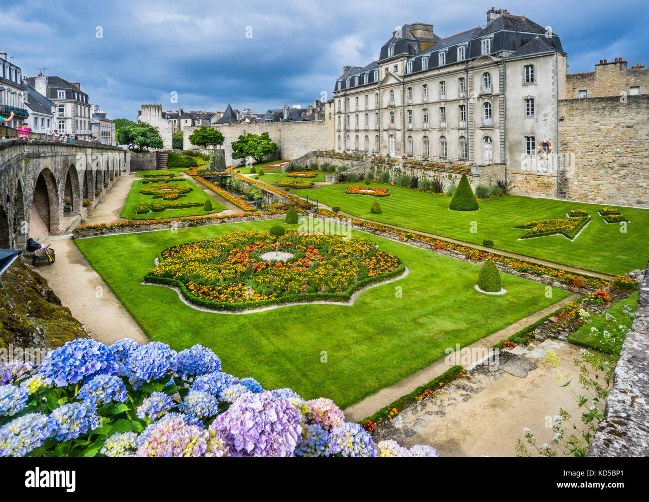 France, Brittany, Morbihan, Vannes, Castle and Gardens of Hermine (Chateau de l'Hermine) integrated in the ramparts of the walled city Stock Photo