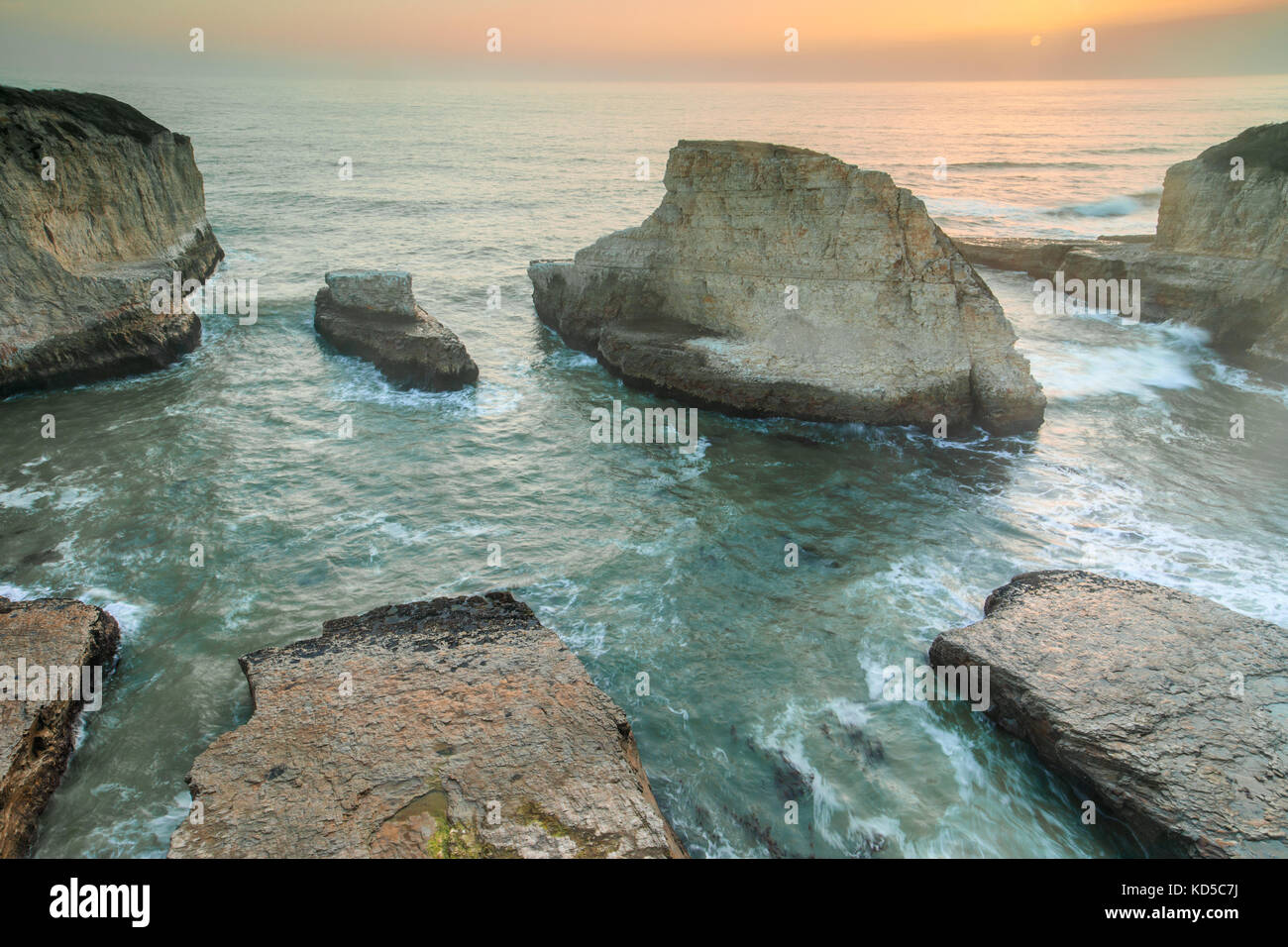 Sunset over Shark Fin Cove (Shark Tooth Beach Stock Photo Alamy