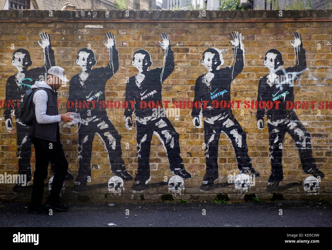Don't Shoot by street artist Bambi - Rivington Street, Hoxton, London Stock Photo