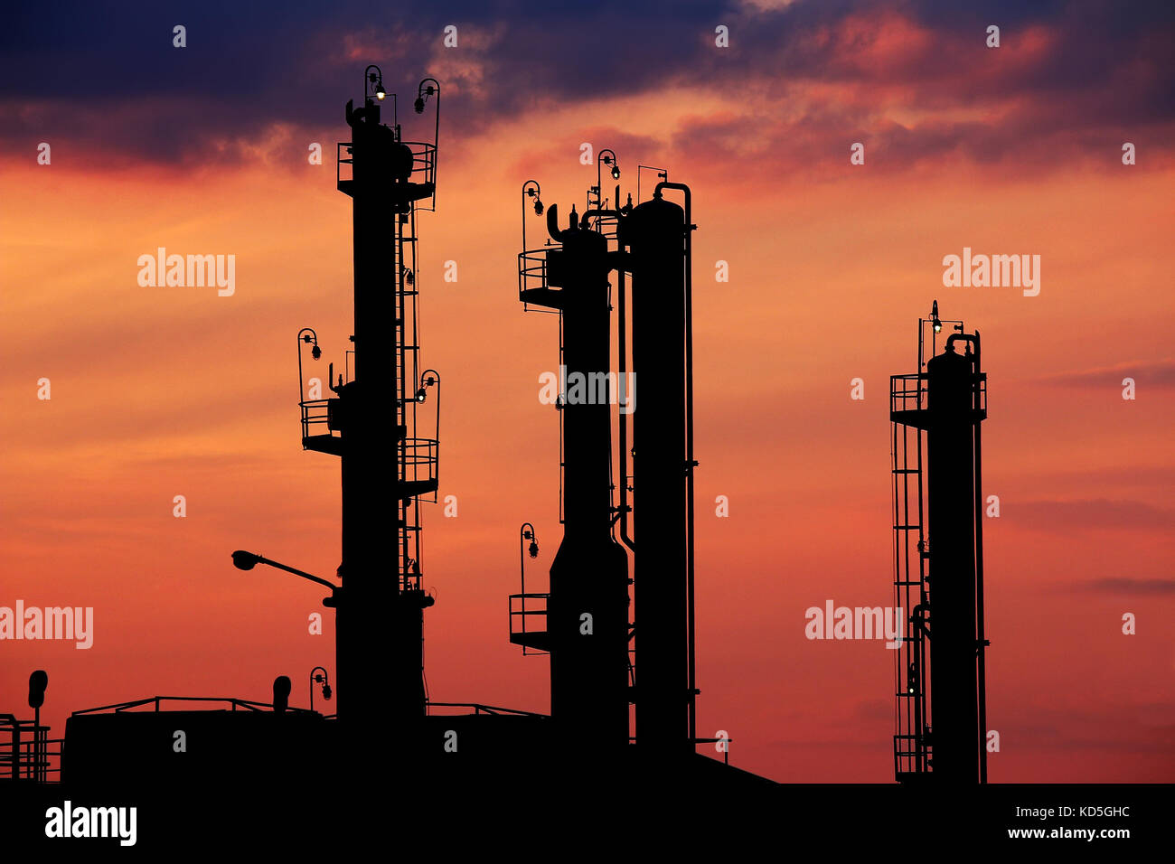 petrochemical plant silhouette twilight Stock Photo - Alamy