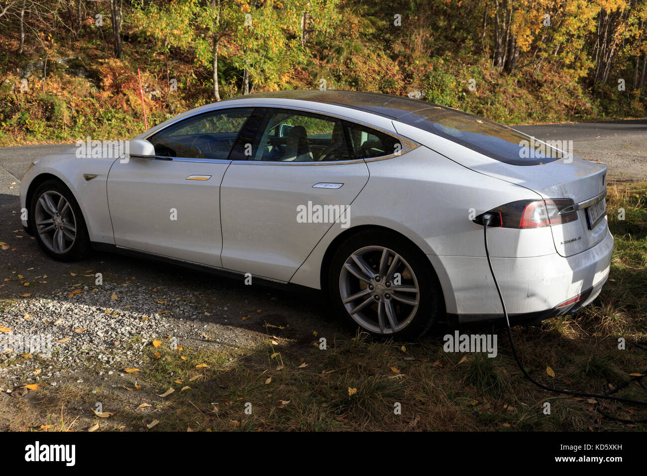 Autumn 2017 Tesla Model S Fast Sports Car Recharging