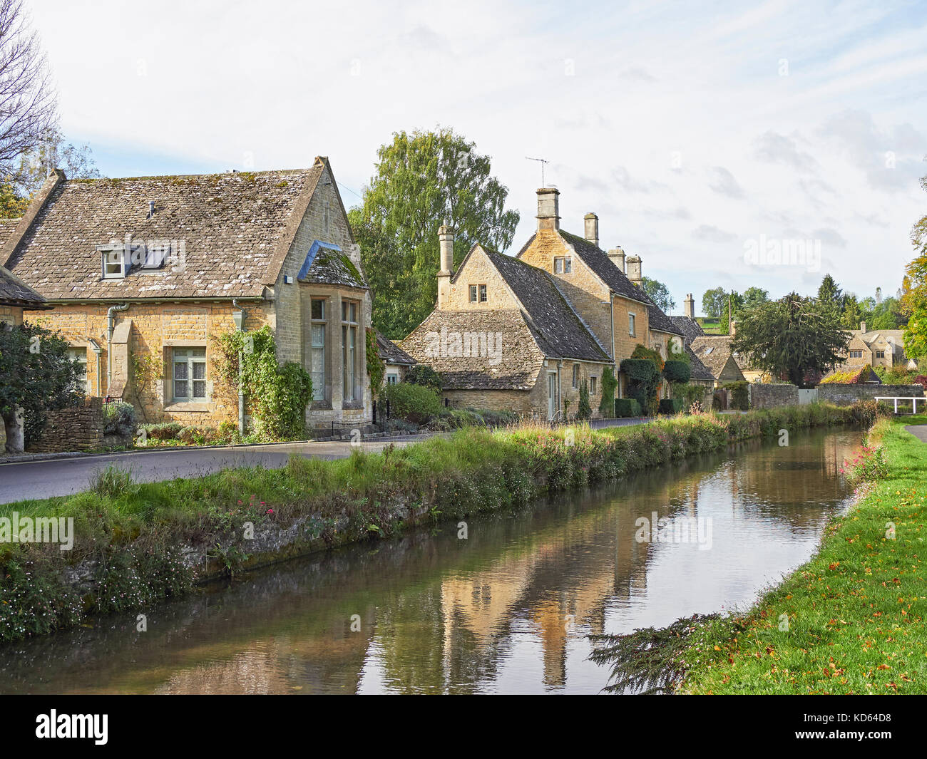 Cotswold village of Lower Slaughter and the river Eye Stock Photo Alamy