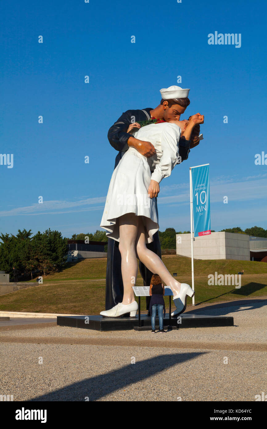 Series of sculptures "Unconditional Surrender" or "The kiss" in front