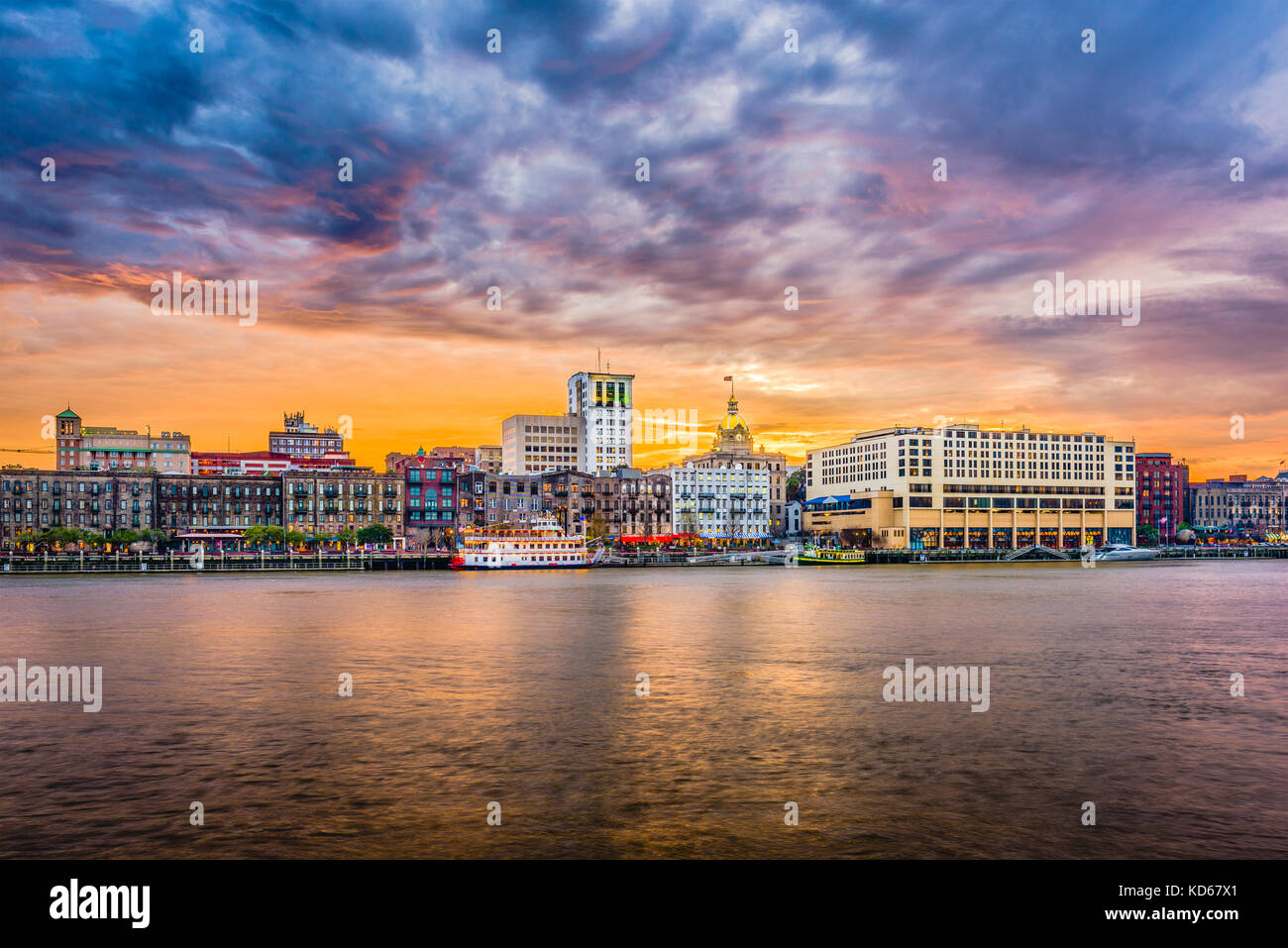 Savannah, Georgia, USA skyline on the Savannah River at dusk. Stock Photo