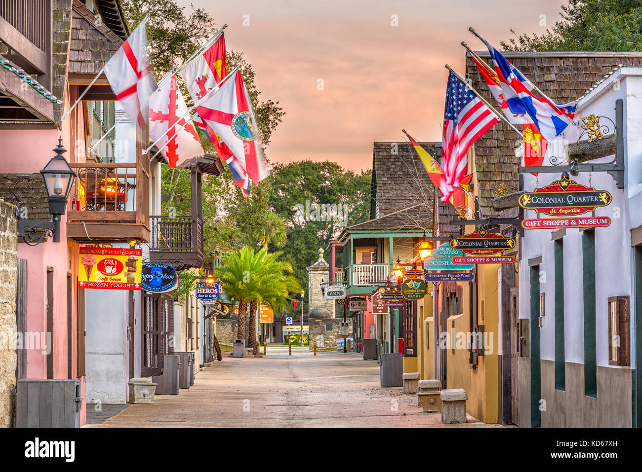 ST. AUGUSTINE, FLORIDA JANUARY 5, 2015 Shops and inns line St