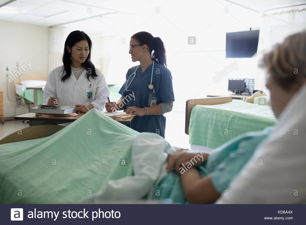 Boy with doctor and nurse hi-res stock photography and images - Alamy