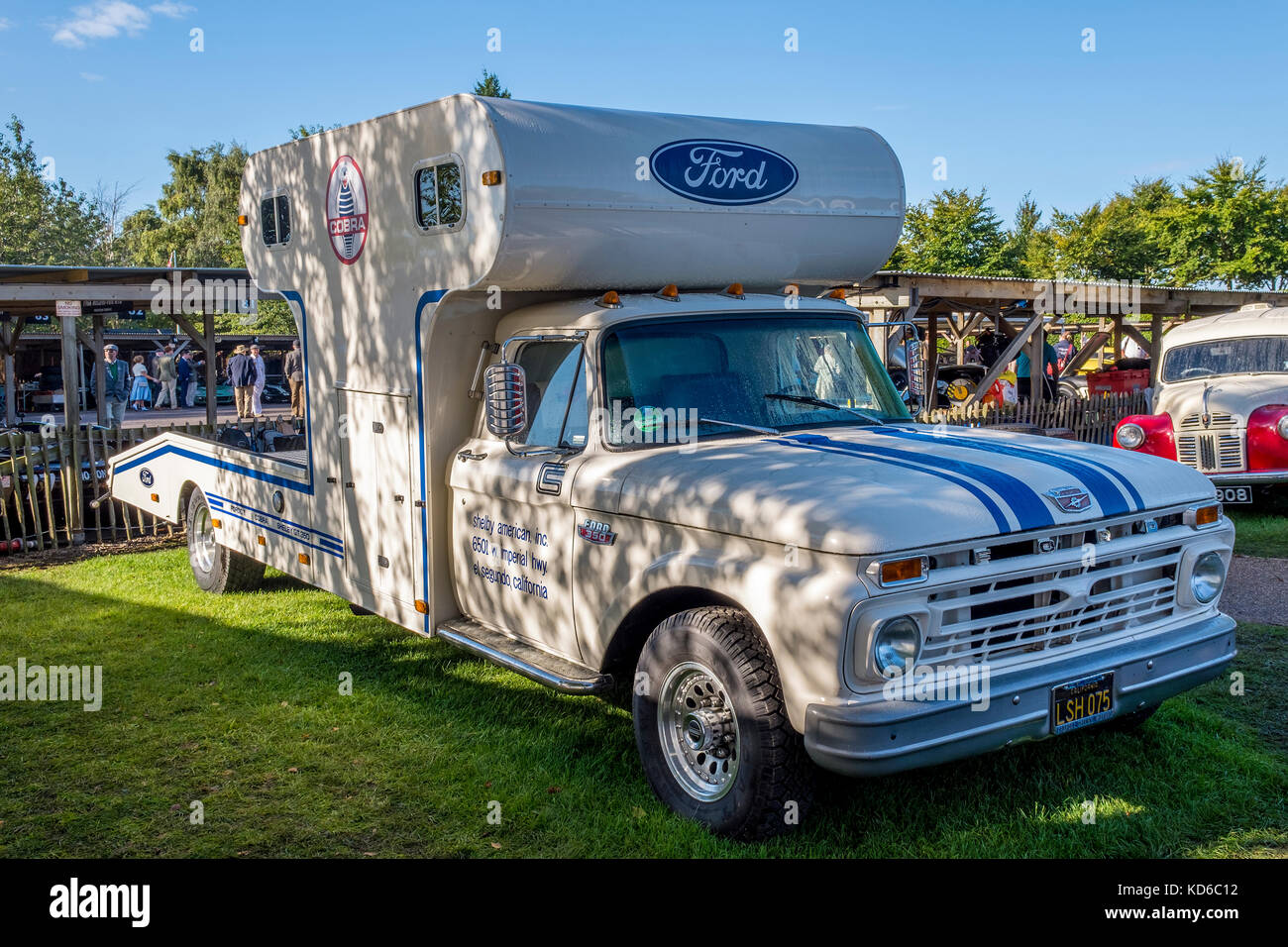 Classic Looks Of An Older Shelby Cobra Transporter Ford 350