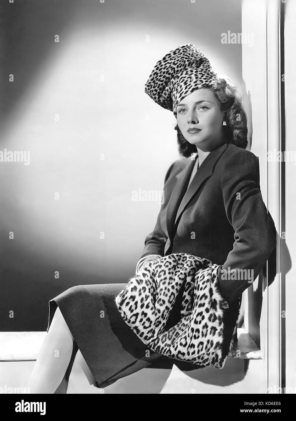 LENORE AUBERT (1918-1993) Slovenian-American film actress about 1943 Stock Photo