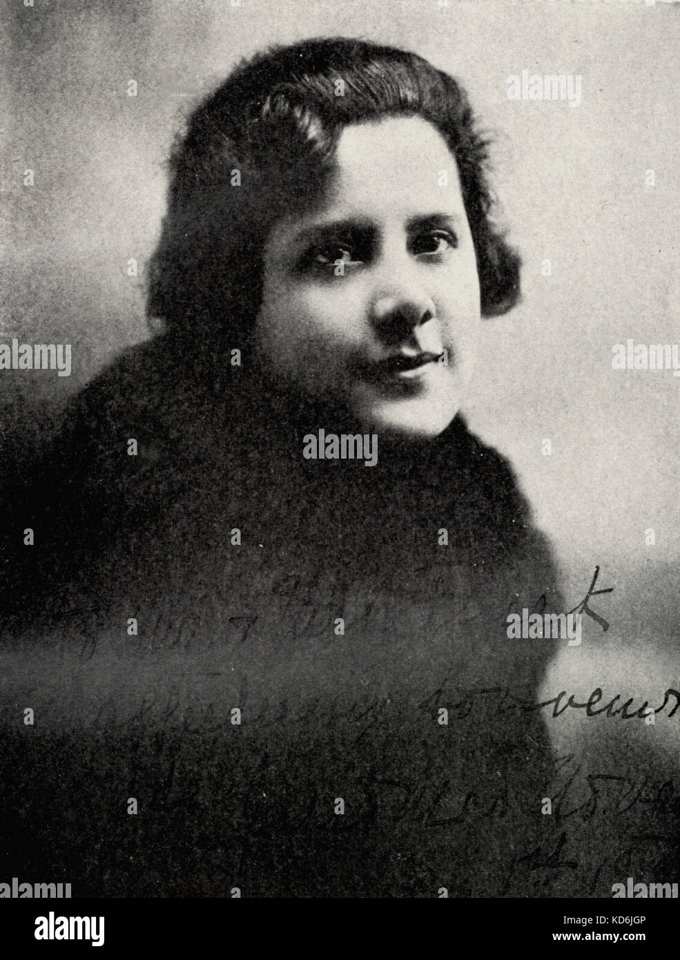 Guiomar Novaes, autographed portrait. Brazilian pianist. 28 February