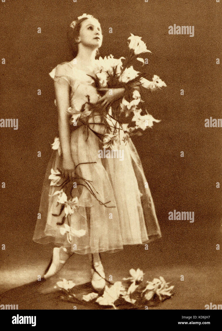 Galina Ulanova holding flowers, Soviet dancer and teacher, 1910-1998.  Performed Prokofiev ballet roles. Stock Photo