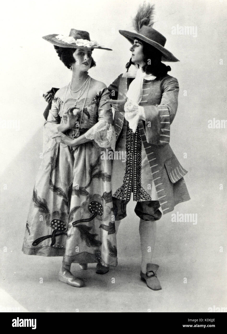 Georges Auric's ballet 'Les Fâcheux'  with Lubov Tchernicheva and Anton Dolin in the original 1924 production, Monte Carlo. Based on a comédie-ballet by Molière. Ballets Russes de Diaghilev. Choreography by Nijinska. . Ballet Russe, Ballets Russes Stock Photo