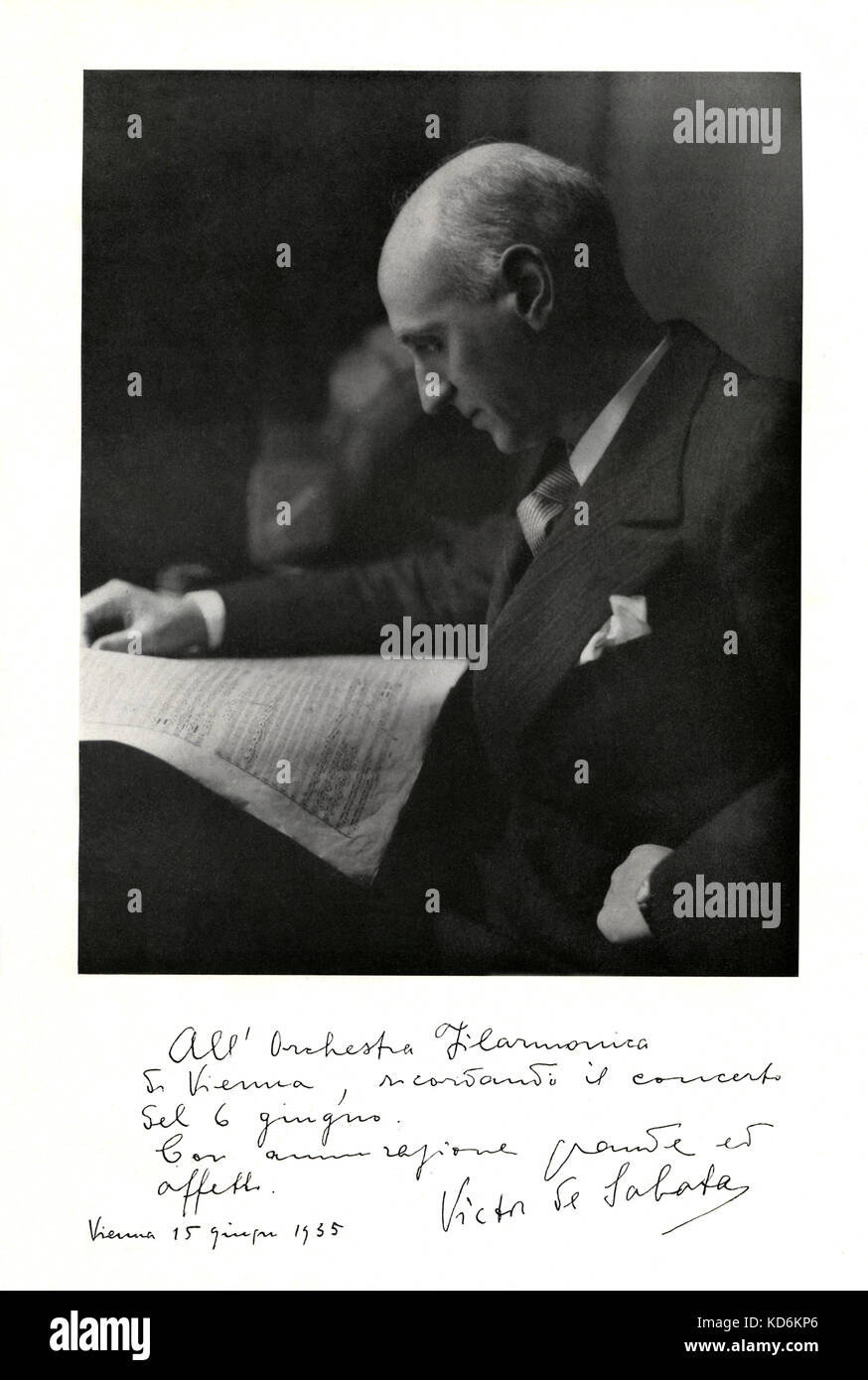 Victor de Sabata looking at score. With autograph to the Vienna Philharmonic Orchestra, signed 15 June 1935.  Italian conductor and composer, 1892-1967. Stock Photo