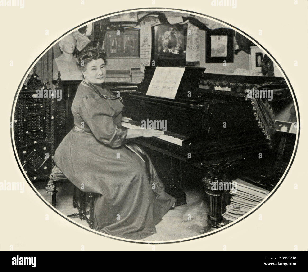 Ernestine Schumann-Heink at the piano. Czech, later American, contralto, 1861-1936. Stock Photo