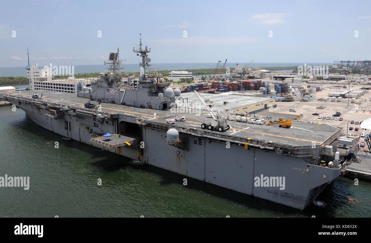 Fort Lauderdale, USA - April 30, 2011: USS Iwo Jima visiting the port of Fort Lauderdale, Florida. The vessel carries 26th Marine Expeditionary Unit t Stock Photo
