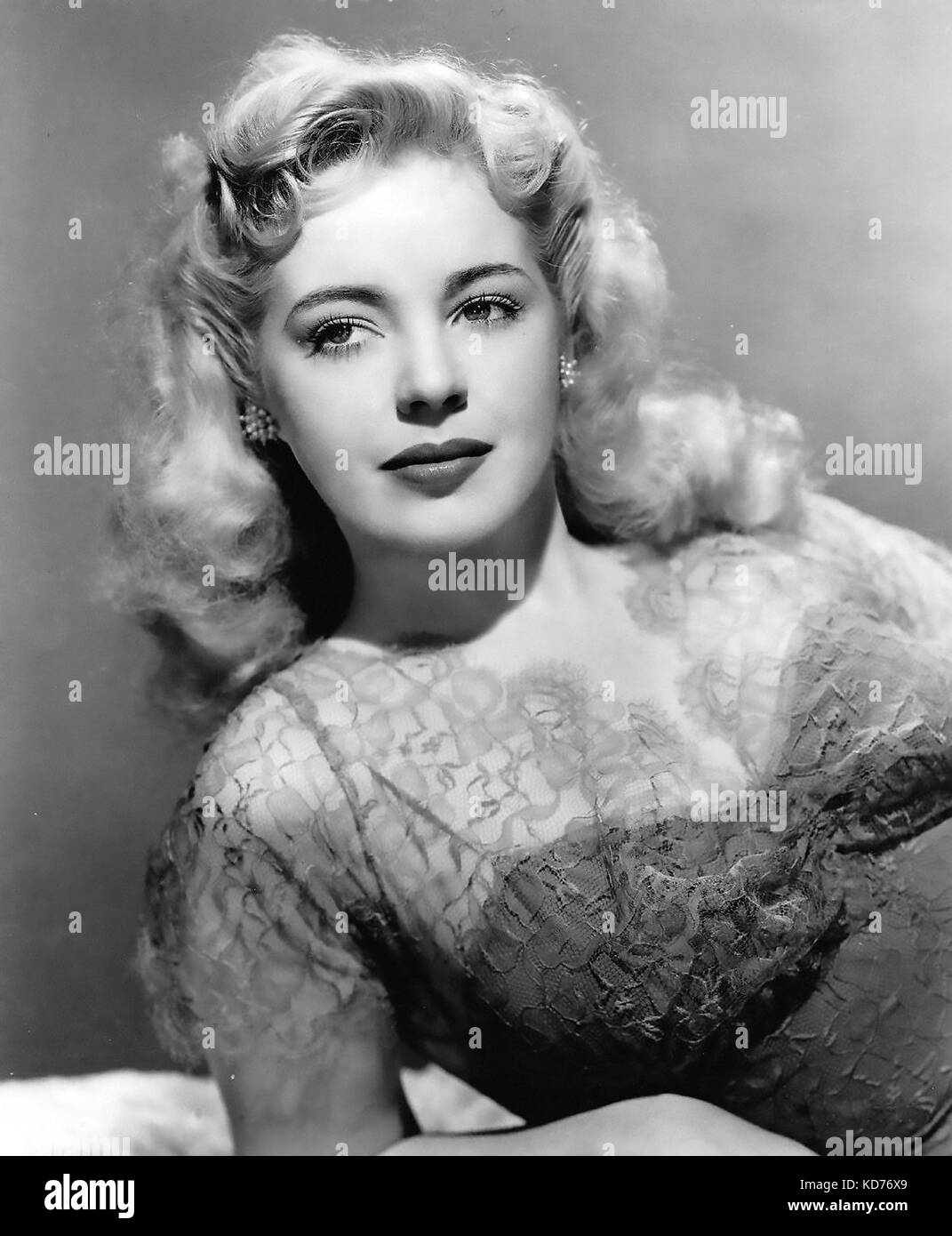 MARY BETH HUGHES (1919-1995) American film actress in 1944 Stock Photo - Al...