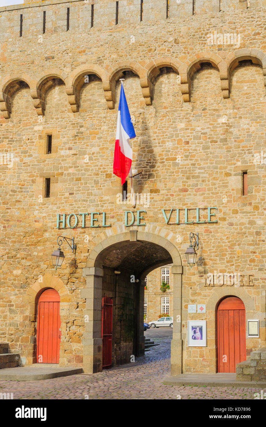 ST. MALO, FRANCE SEPTEMBER 25, 2012 View of city hall (hotel de