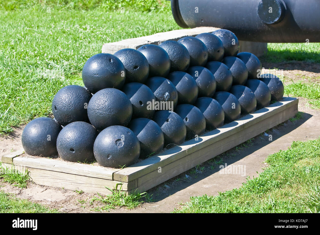 War of 1812 cannon balls at Ft. McHenry, Maryland US Stock Photo Alamy
