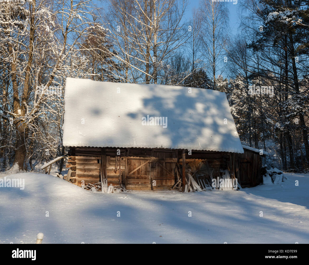 old wooden shed Stock Photo - Alamy