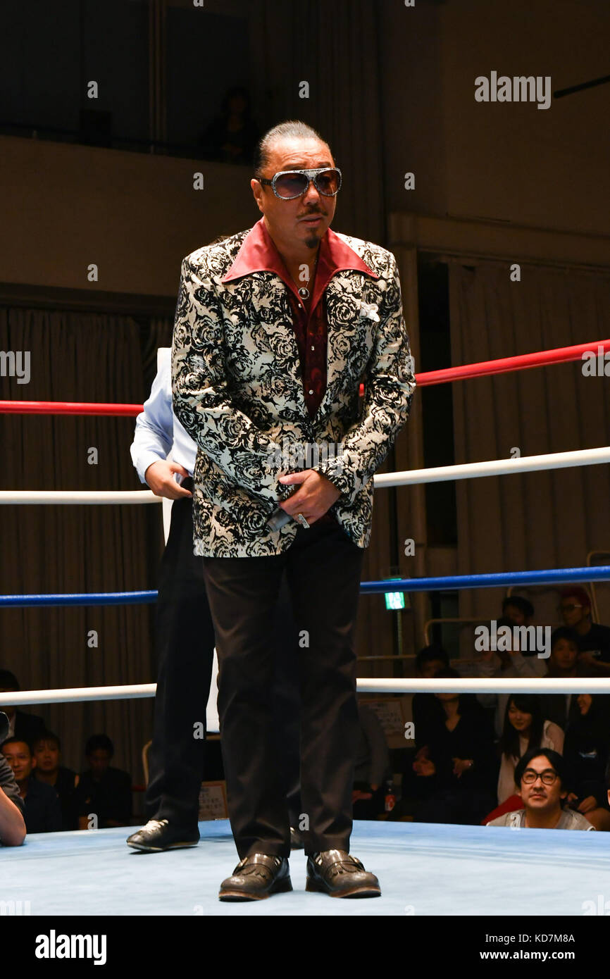 Tokyo, Japan. 6th Oct, 2017. Bro.KORN Boxing : Japanese singer Bro.KORN sings the national anthem before the Japanese female bantamweight title bout at Korakuen Hall in Tokyo, Japan . Credit: Hiroaki Yamaguchi/AFLO/Alamy Live News Stock Photo