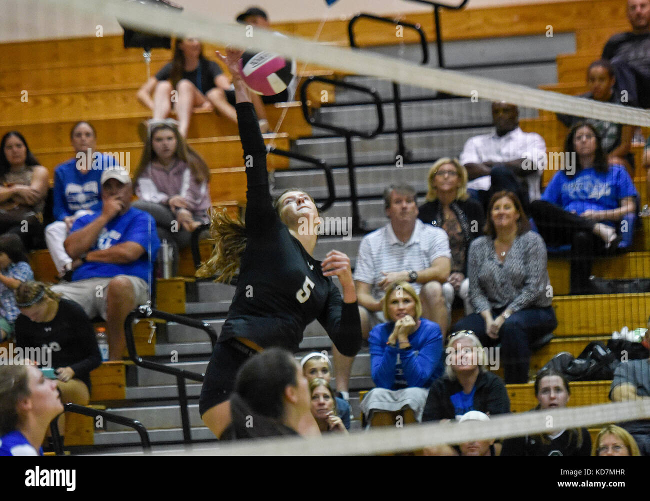 West Palm Beach, Florida, USA. 10th Oct, 2017. Park Vista's Lexi Bertsch (5) attempts to hit the ball over the net during the varsity volleyball game between Park Vista and Jupiter at Park Vista in Lake Worth, Fla., on Tuesday, October 10, 2017. Credit: Andres Leiva/The Palm Beach Post/ZUMA Wire/Alamy Live News Stock Photo