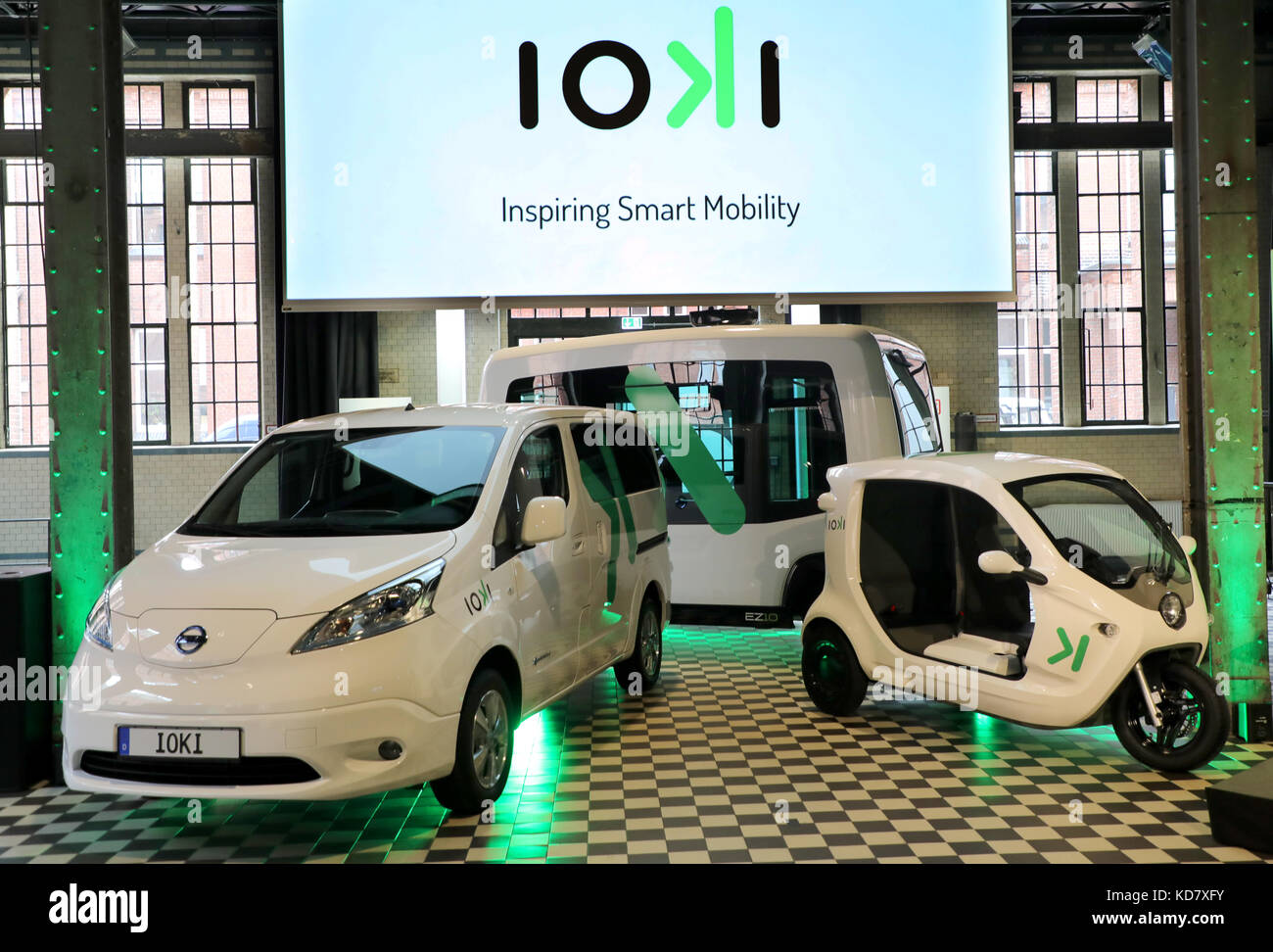 Berlin, Germany. 11th Oct, 2017. At a press meeting 'Mobil auf einen Klick - DB bringt On-Demand-Mobilität und autonomes Fahren in den öffentlichen Verkehr' (lit. 'Mobility with one click - German Railways offers On Demand Mobility in public transport') new electronic vehicles are presented in Berlin, Germany, 11 October 2017. From Left to Right: Nissan NV200, Easymile Shuttle and Cleanmotion ZBEE. Credit: Wolfgang Kumm/dpa/Alamy Live News Stock Photo