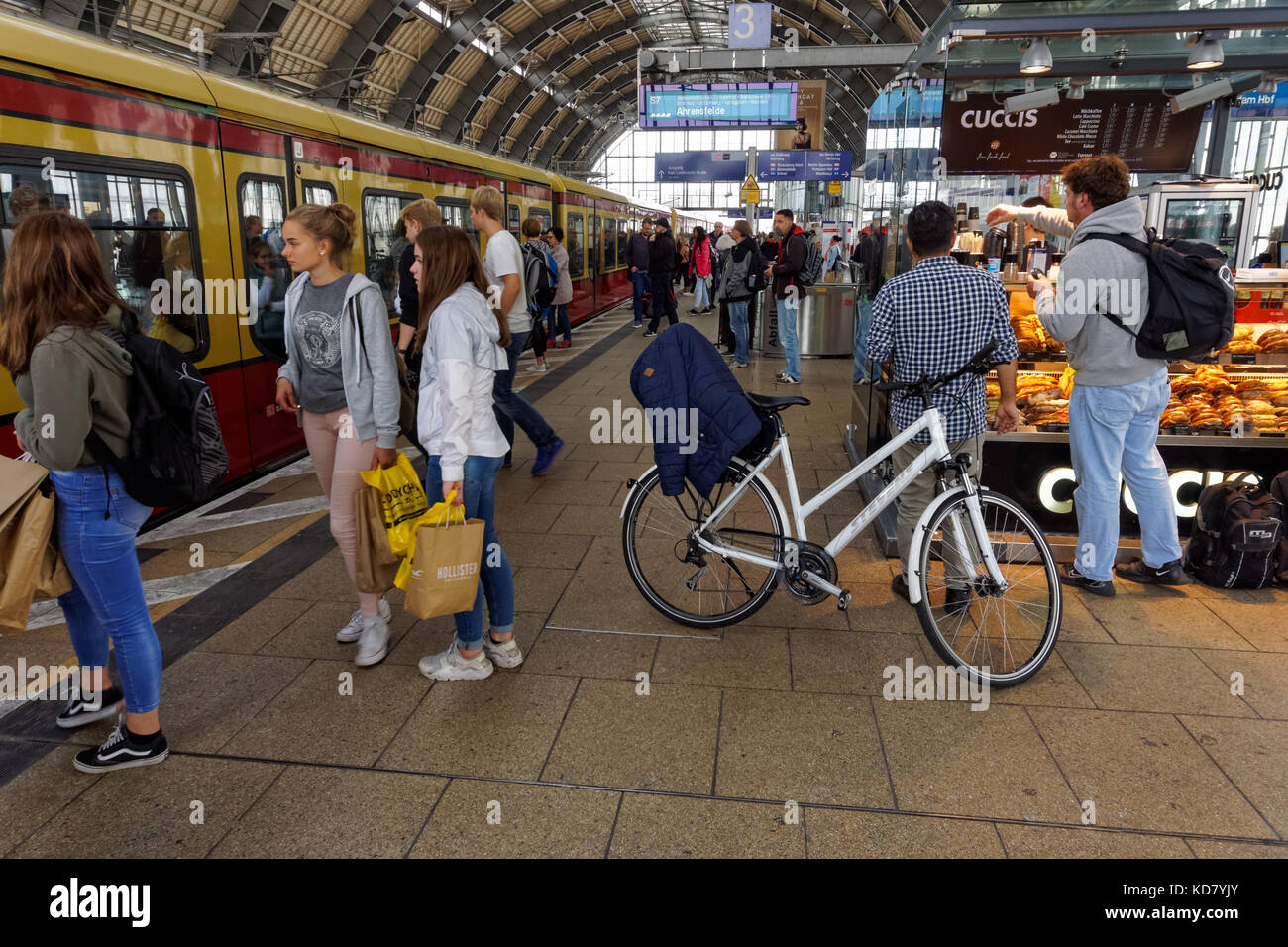Passengers On Platform At Alexanderplatz Station In Berlin Germany Stock Photo Alamy