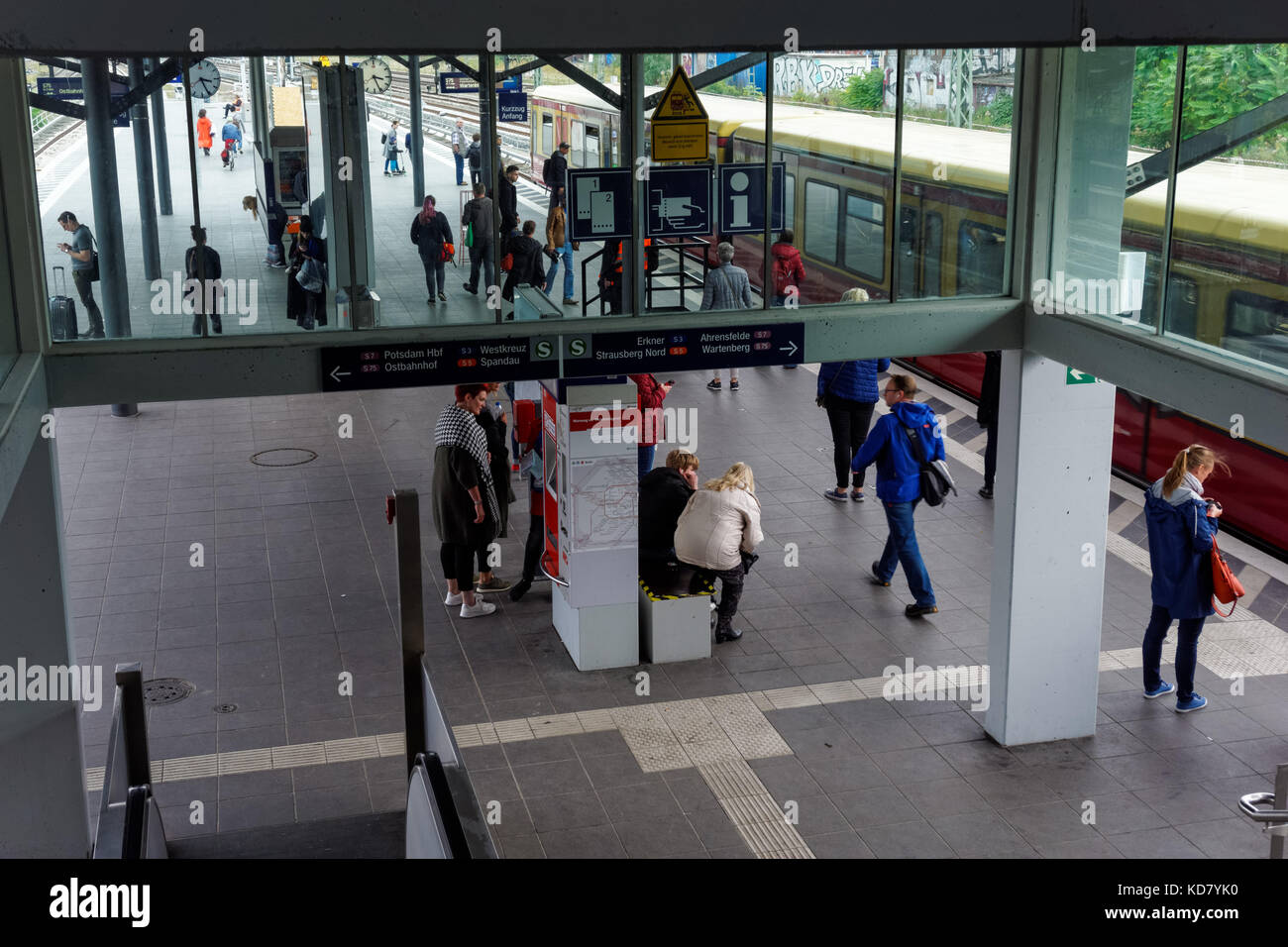 Commuters at Warschauer Strasse U-Bahn station in Berlin, Germany Stock Photo