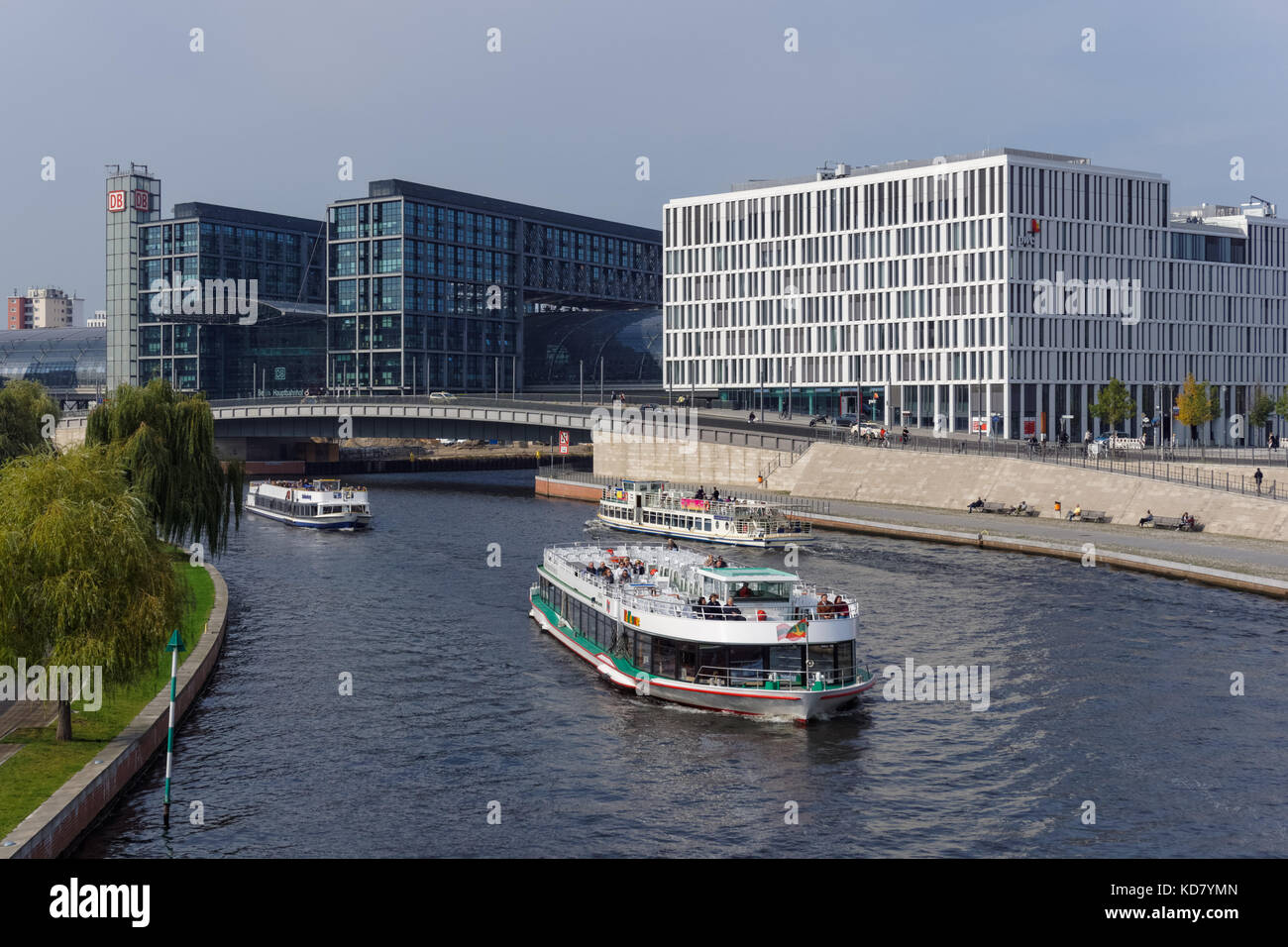 Cruise boats on the River Spree in Berlin, Germany Stock Photo - Alamy