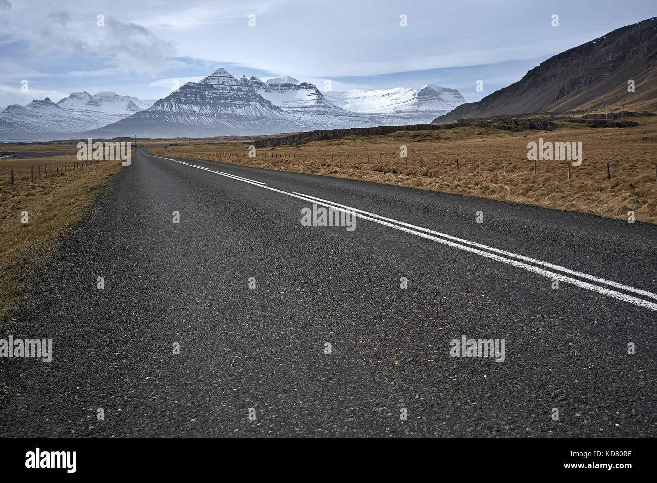 Iceland road majestic hi-res stock photography and images - Alamy