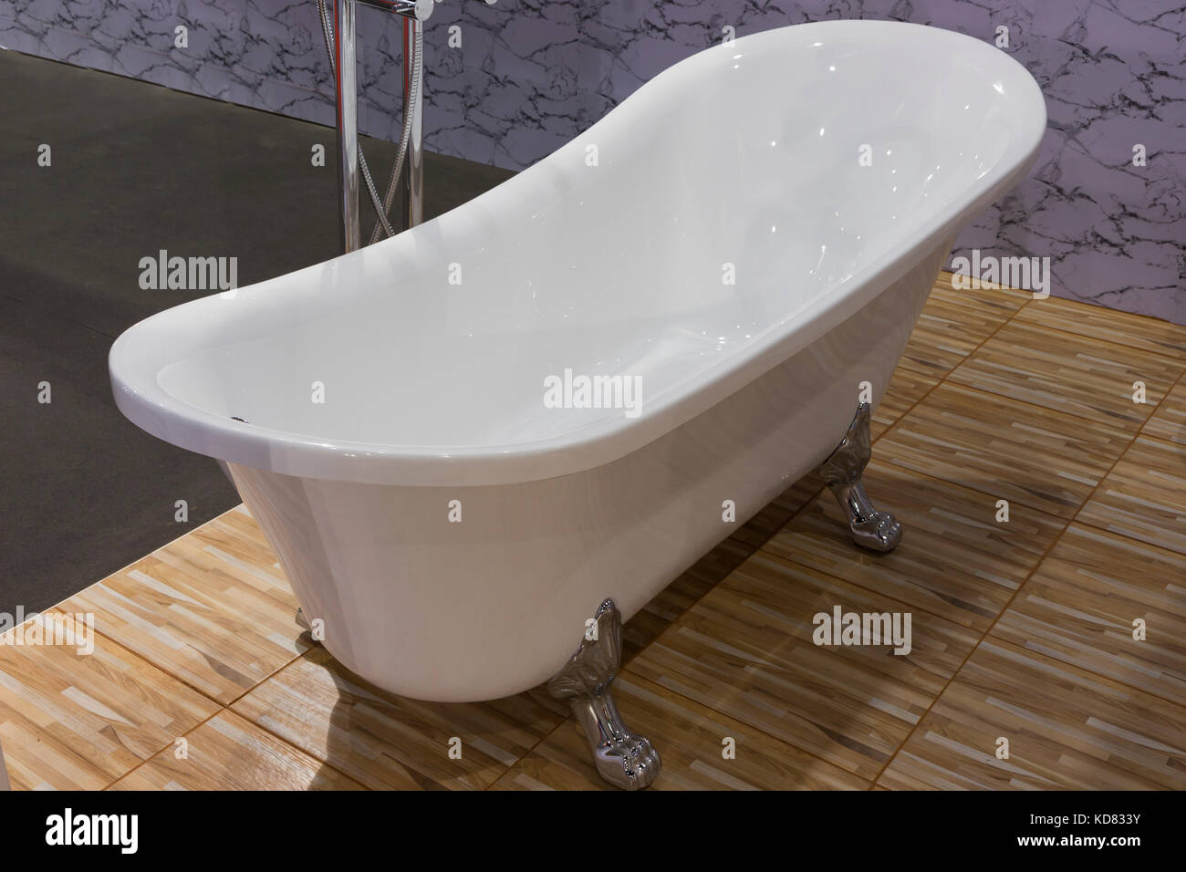 Beautiful luxury vintage empty bathtub , free space Stock Photo Alamy