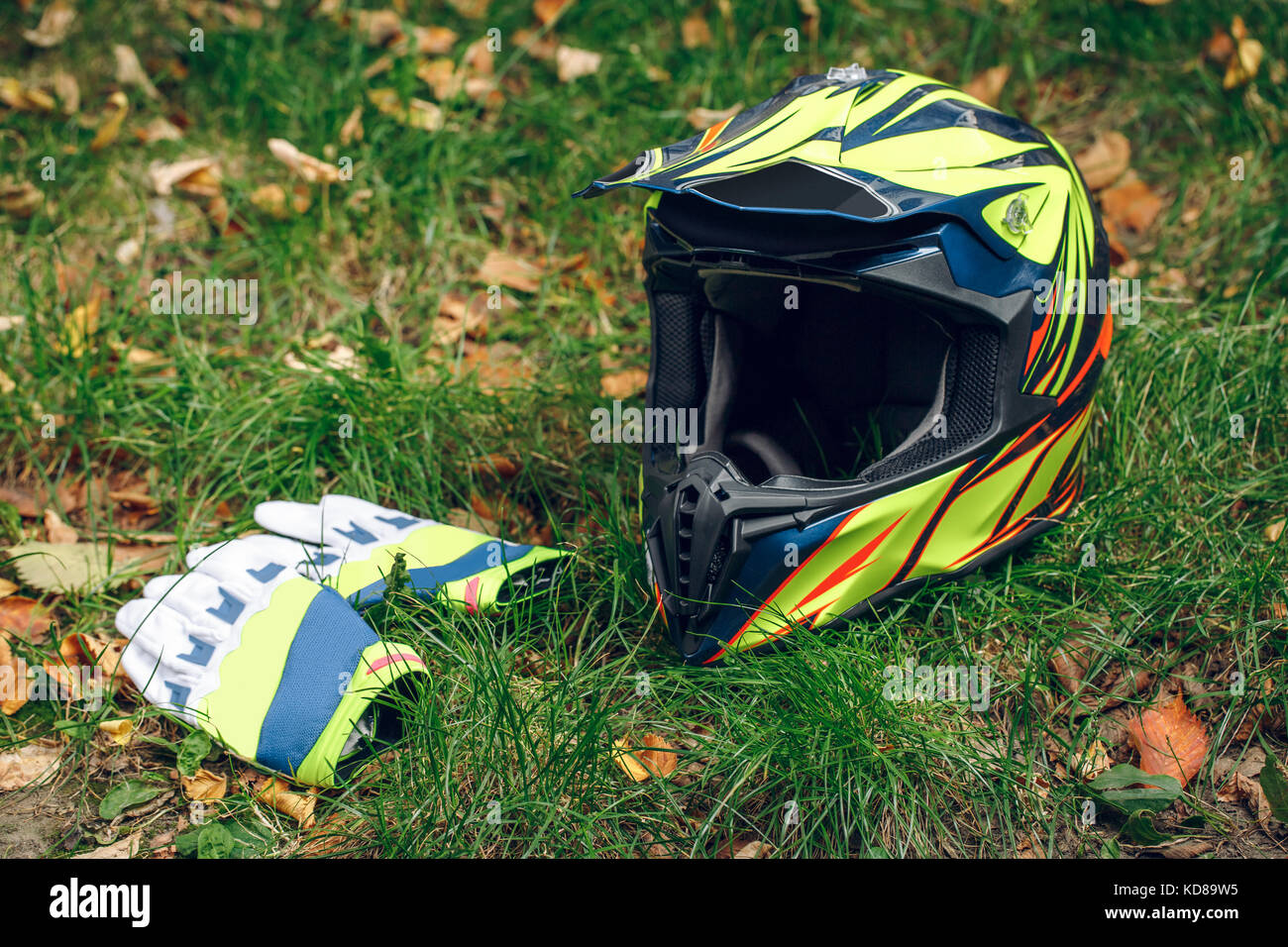 back trails bike helmet Leatt - Helmet MTB Trail 1.0 Universal Fit