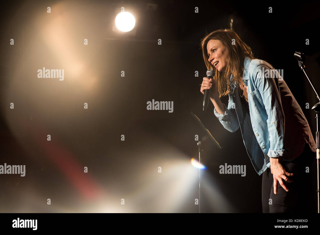 Mary Lynn Rajskub performing her stand up routine Stock Photo