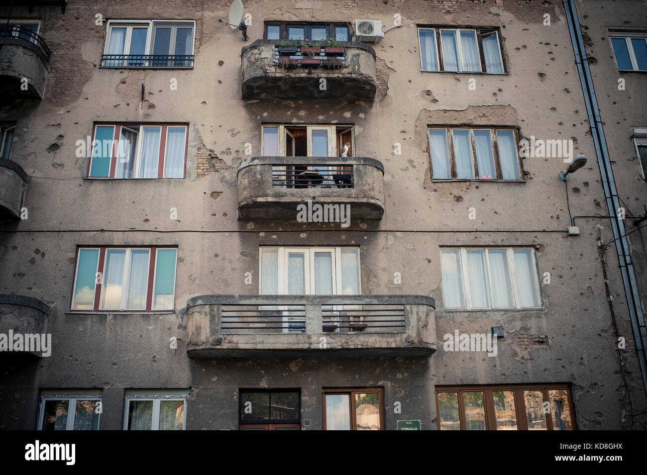 La plupart des habitations de Sarajevo ont encore des traces de la guerre. Sarajevo mai 2015. Most of buildings are still destroyed from the war time, Stock Photo