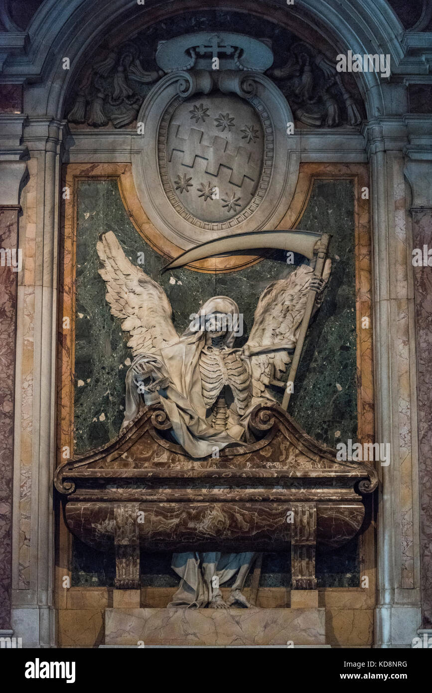 Rome. Italy. Tomb of Cardinal Cinzio Aldobrandini (1551-1610) by Carlo Bizzaccheri (1656-1721), Basilica di San Pietro in Vincoli. Memento Mori Stock Photo