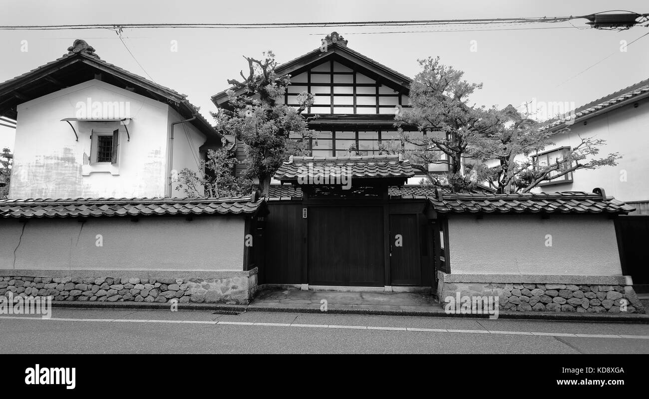Kyoto, Japan - Nov 19, 2016. Traditional house at downtown in Kyoto, Japan. Kyoto is famous for its numerous classical Buddhist temples, as well as ga Stock Photo
