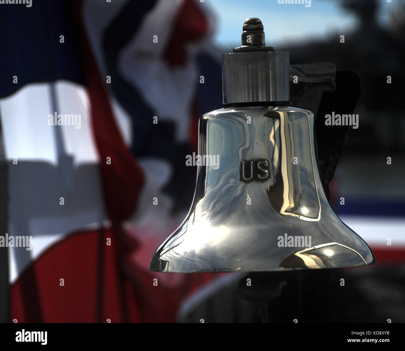 The ship’s bell stands at the brow of the Virginia-class attack submarine Pre-Commissioning Unit (PCU) Washington (SSN 787) Stock Photo