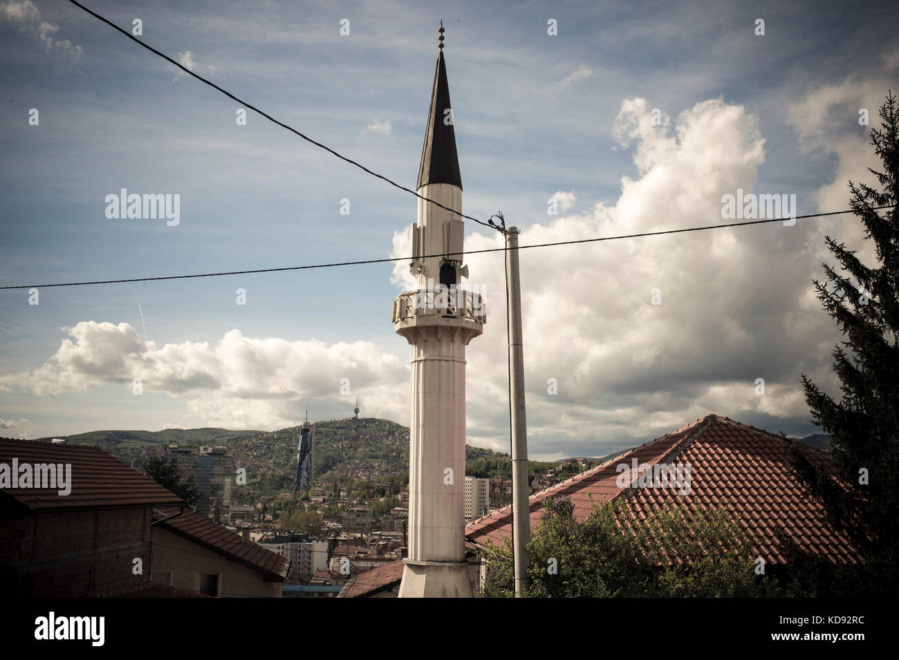 Une mosqué sur les hauteurs de Sarajevo. Mai 2015. A mosque in the hills above Sarajevo. May 2015 . Stock Photo