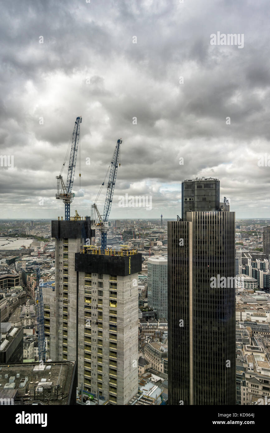 construction of Tower 22 next to Nat West Tower 42 in London Stock Photo
