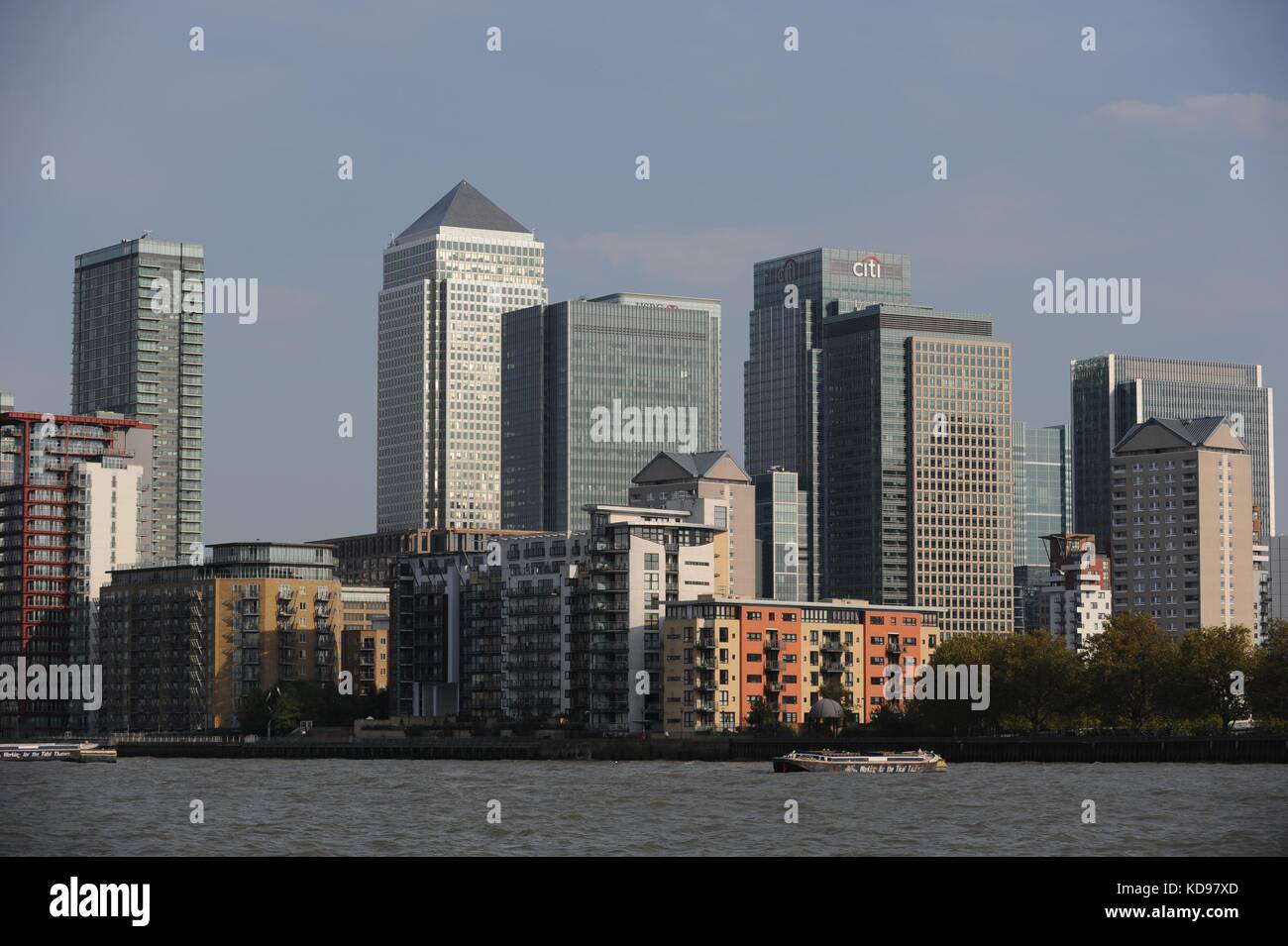 Barclays canary wharf bankers hi-res stock photography and images - Alamy